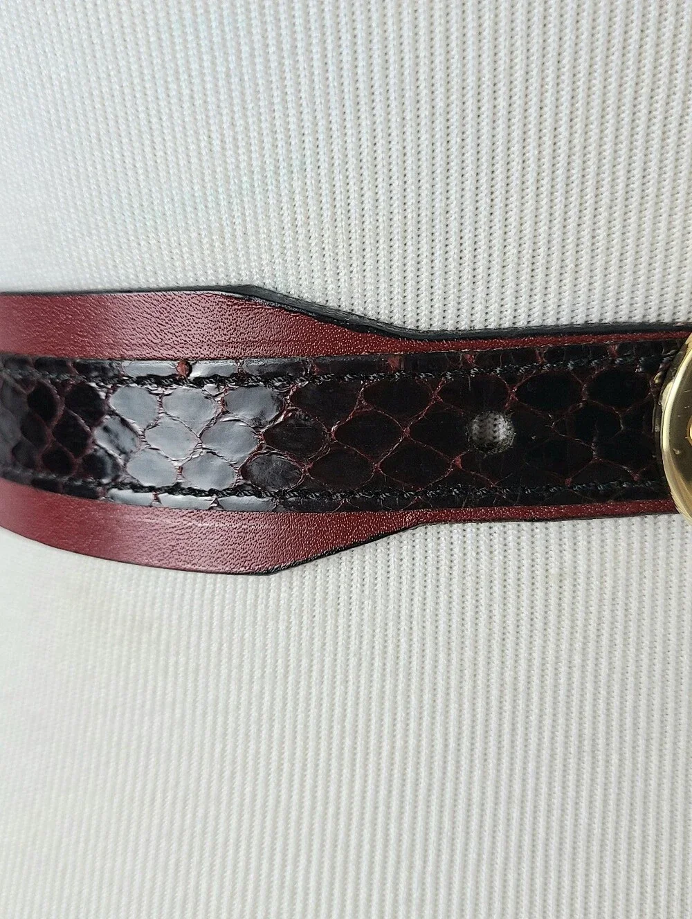 Pierre Cardin Oxblood Genuine Cowhide Equestrian Horseshoe Buckle Vintage Belt